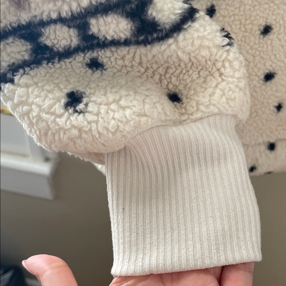 LOFT Cozy Cream and Black Patterned Women's Sherpa Sweater Small - Picture 4 of 5